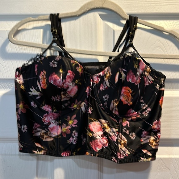 Victoria’s Secret Black Satin Floral Strappy Corset Bra Top 36D Valentine’s Day - Picture 3 of 8